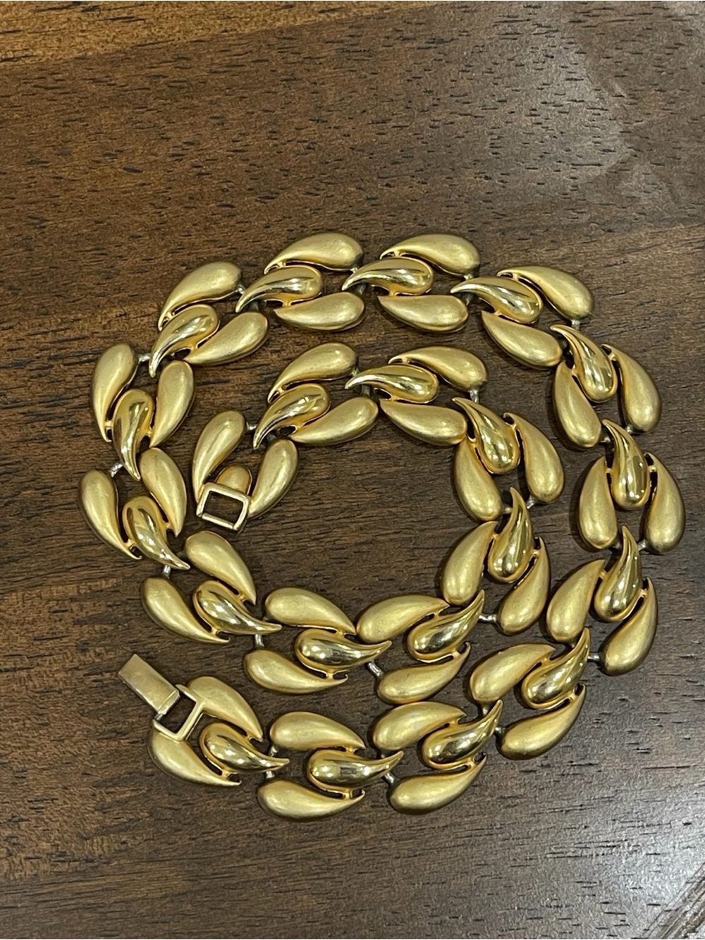 Vintage ERWIN PEARL Polished and Matte Gold Tear-Link Statement Choker Necklace.